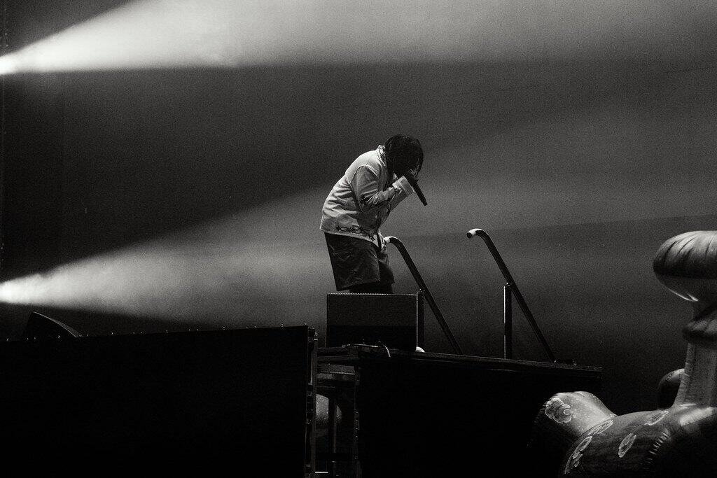 don toliver in concert mode